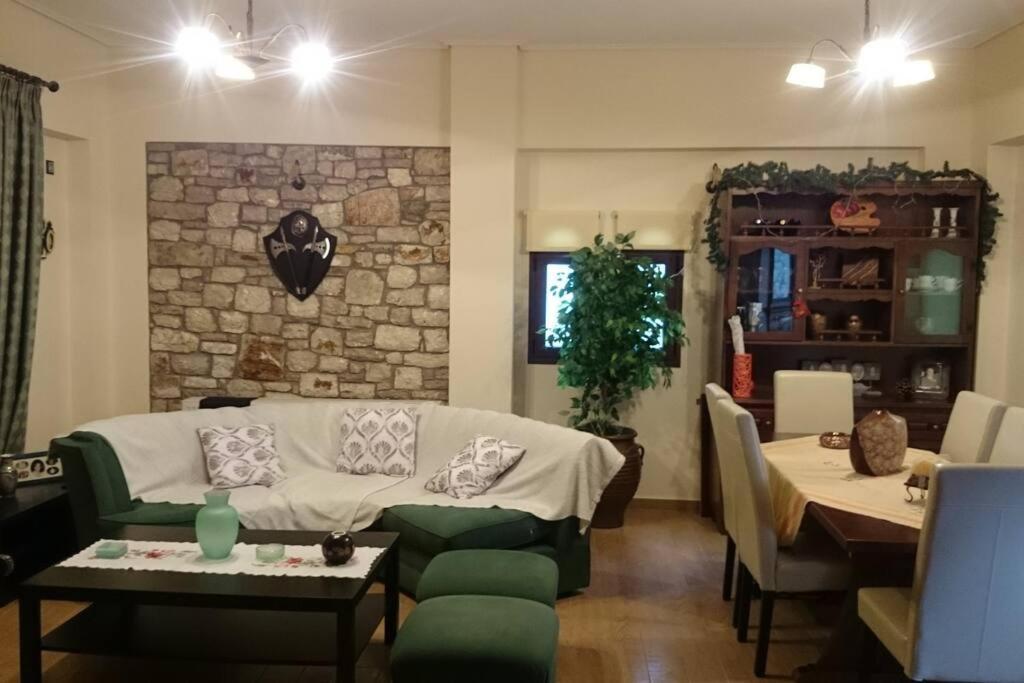 Villa Ria Kalavryta Esterno foto